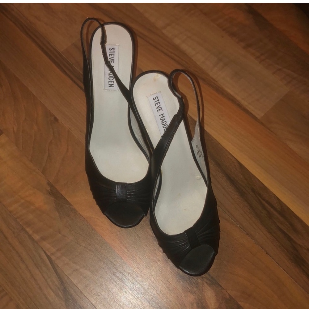 Steve Madden peep toe heels. Minimal wear.